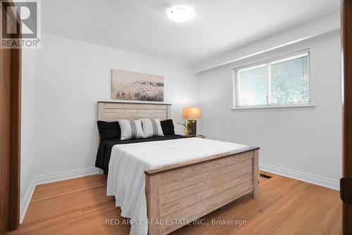 125 Poplar Road, Toronto, ON - Indoor Photo Showing Bedroom