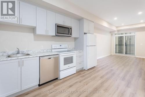 Lp01 - 50 Herrick Avenue, St. Catharines, ON - Indoor Photo Showing Kitchen