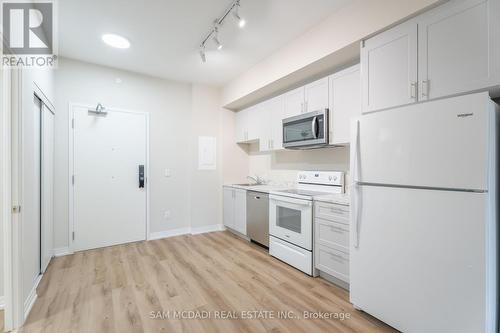 Lp01 - 50 Herrick Avenue, St. Catharines, ON - Indoor Photo Showing Kitchen