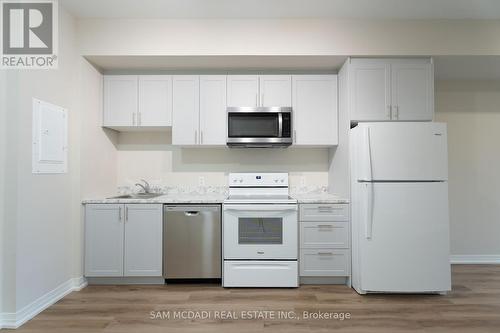 Lp01 - 50 Herrick Avenue, St. Catharines, ON - Indoor Photo Showing Kitchen