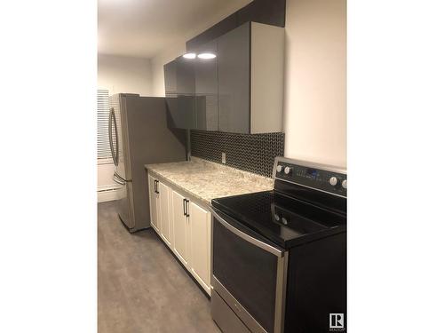 10651 108 Av Nw, Edmonton, AB - Indoor Photo Showing Kitchen