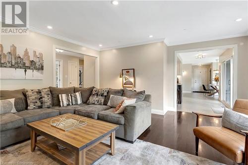 806 Westmount Road W, Kitchener, ON - Indoor Photo Showing Living Room