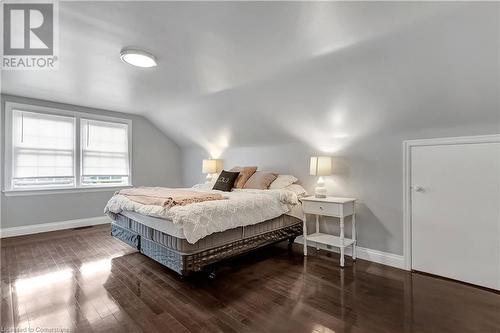 806 Westmount Road W, Kitchener, ON - Indoor Photo Showing Bedroom