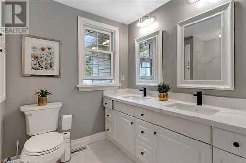 806 Westmount Road W, Kitchener, ON - Indoor Photo Showing Bathroom