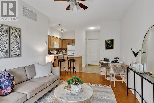 304 - 869 Clonsilla Avenue, Peterborough (Monaghan), ON - Indoor Photo Showing Living Room