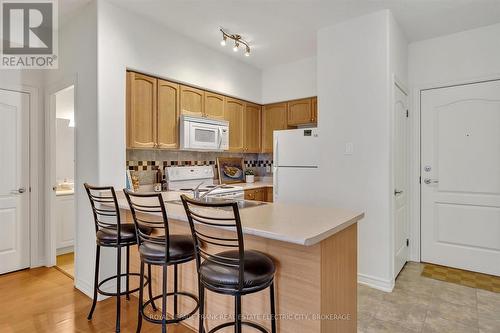 304 - 869 Clonsilla Avenue, Peterborough (Monaghan), ON - Indoor Photo Showing Kitchen