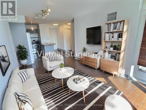 1625 - 80 Harrison Garden Boulevard, Toronto, ON - Indoor Photo Showing Living Room