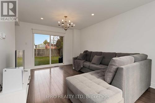 30 Grand Valley Drive W, Brampton, ON - Indoor Photo Showing Living Room