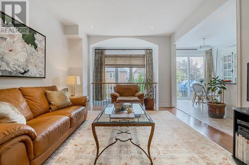 2130 Emily Circle, Oakville, ON - Indoor Photo Showing Living Room