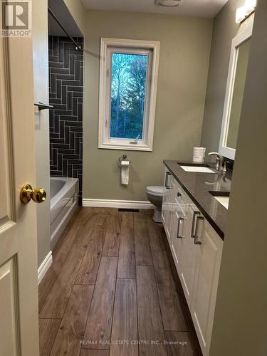 16 Forest Ridge Crescent, Halton Hills, ON - Indoor Photo Showing Bathroom