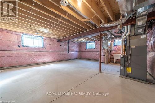 B - 427 Vine Street, St. Catharines, ON - Indoor Photo Showing Basement