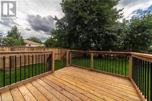 B - 427 Vine Street, St. Catharines, ON - Outdoor With Deck Patio Veranda With Backyard