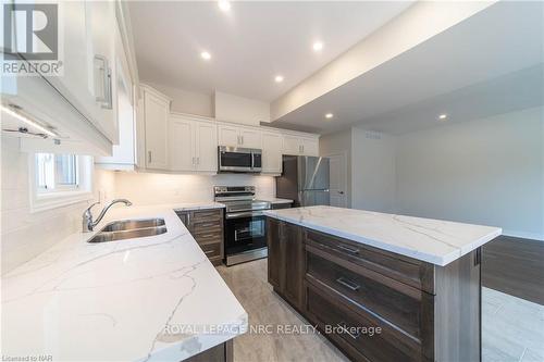 B - 427 Vine Street, St. Catharines, ON - Indoor Photo Showing Kitchen With Stainless Steel Kitchen With Double Sink