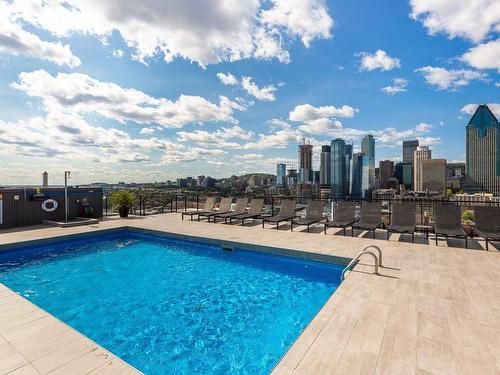 Pool - 1209-235 Rue Peel, Montréal (Le Sud-Ouest), QC - Outdoor With In Ground Pool With View