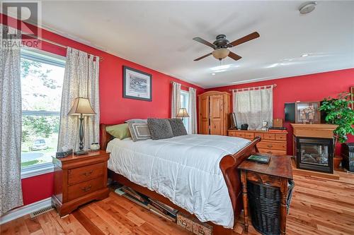 111 Rideau Street, Perth, ON - Indoor Photo Showing Bedroom