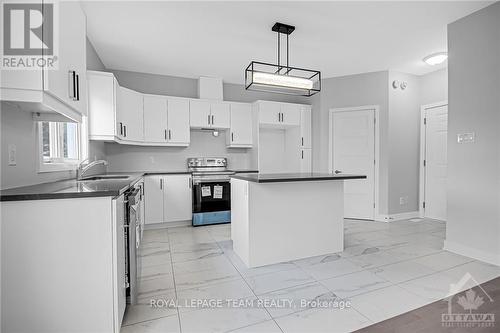 59 Chateauguay Street, Russell, ON - Indoor Photo Showing Kitchen