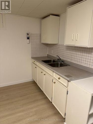 264 Trott Drive, London, ON - Indoor Photo Showing Kitchen With Double Sink