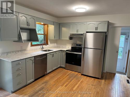 264 Trott Drive, London, ON - Indoor Photo Showing Kitchen With Stainless Steel Kitchen