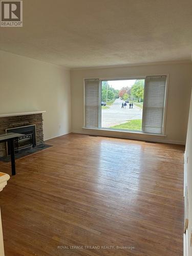 264 Trott Drive, London, ON - Indoor Photo Showing Living Room With Fireplace