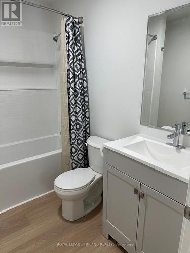 264 Trott Drive, London, ON - Indoor Photo Showing Bathroom