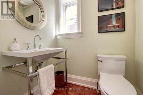 17 Cumberland Drive, Mississauga, ON - Indoor Photo Showing Bathroom