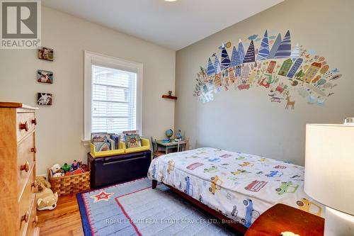 17 Cumberland Drive, Mississauga, ON - Indoor Photo Showing Bedroom