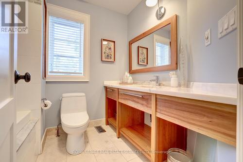 17 Cumberland Drive, Mississauga, ON - Indoor Photo Showing Bathroom