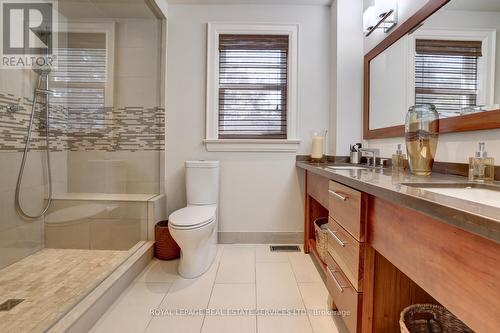 17 Cumberland Drive, Mississauga, ON - Indoor Photo Showing Bathroom