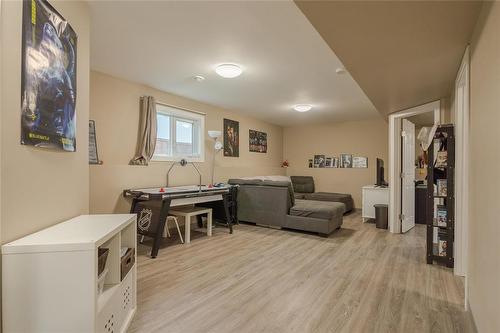 31 Habs Bay, La Broquerie, MB - Indoor