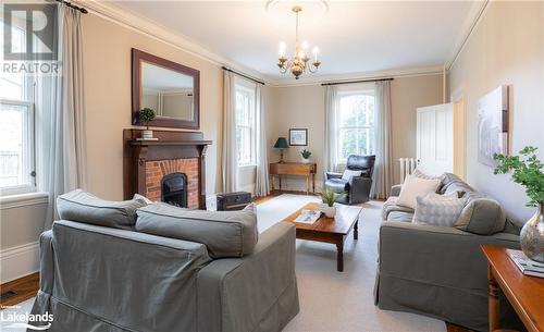 186 Third Street, Collingwood, ON - Indoor Photo Showing Living Room With Fireplace