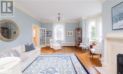 186 Third Street, Collingwood, ON - Indoor Photo Showing Living Room With Fireplace