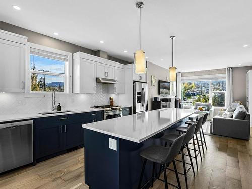 104-370 9Th Ave, Kamloops, BC - Indoor Photo Showing Kitchen With Upgraded Kitchen