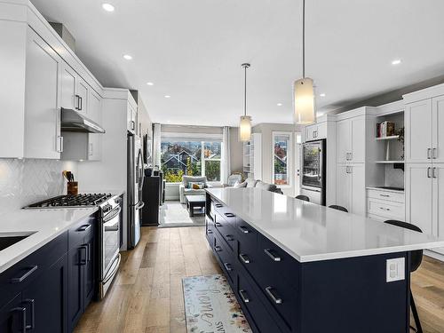 104-370 9Th Ave, Kamloops, BC - Indoor Photo Showing Kitchen With Upgraded Kitchen