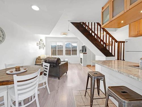 110-870 Mcqueen Drive, Kamloops, BC - Indoor Photo Showing Dining Room