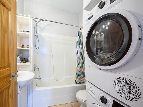 110-870 Mcqueen Drive, Kamloops, BC - Indoor Photo Showing Laundry Room