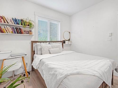 110-870 Mcqueen Drive, Kamloops, BC - Indoor Photo Showing Bedroom