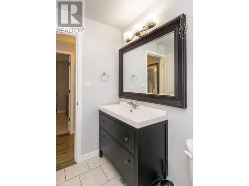 339 Pine Street, Chase, BC - Indoor Photo Showing Bathroom