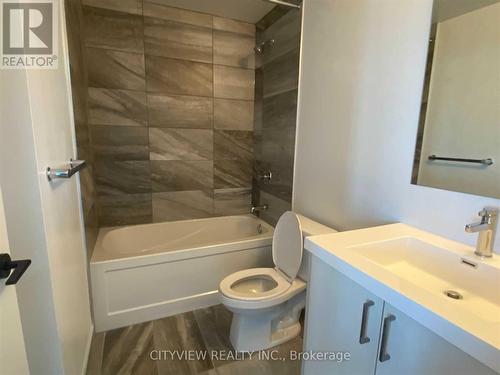 925 - 50 George Butchart Drive, Toronto, ON - Indoor Photo Showing Bathroom