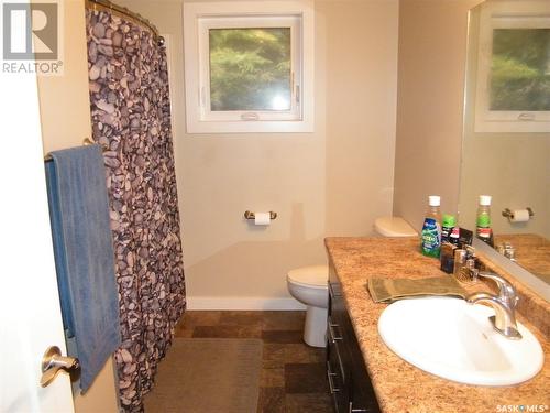 431 Centre Street, Middle Lake, SK - Indoor Photo Showing Bathroom