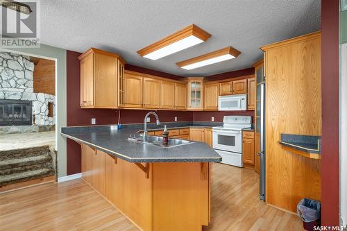 1339 6Th Street E, Prince Albert, SK - Indoor Photo Showing Kitchen With Double Sink