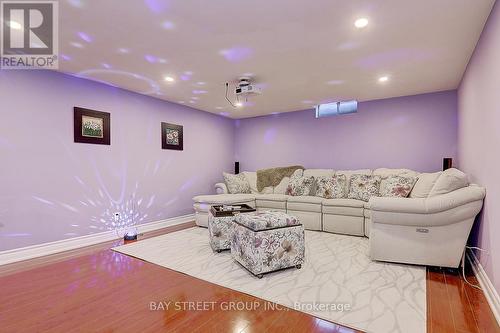 39 Calderbridge Crescent, Markham, ON - Indoor Photo Showing Living Room