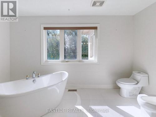 27 Brimwood Crescent, Richmond Hill, ON - Indoor Photo Showing Bathroom