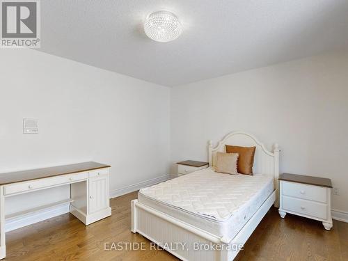 27 Brimwood Crescent, Richmond Hill, ON - Indoor Photo Showing Bedroom