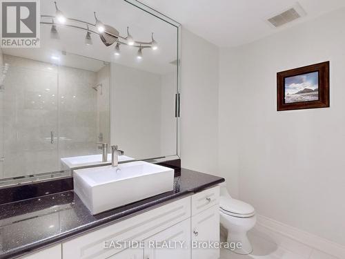 27 Brimwood Crescent, Richmond Hill, ON - Indoor Photo Showing Bathroom