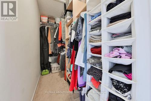 2185 Sutton Drive, Burlington, ON - Indoor With Storage