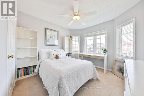 2185 Sutton Drive, Burlington, ON - Indoor Photo Showing Bedroom