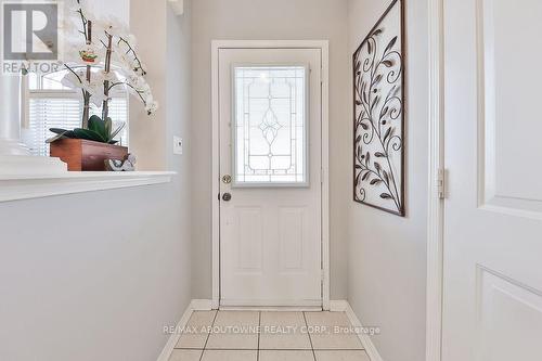 2185 Sutton Drive, Burlington, ON - Indoor Photo Showing Other Room