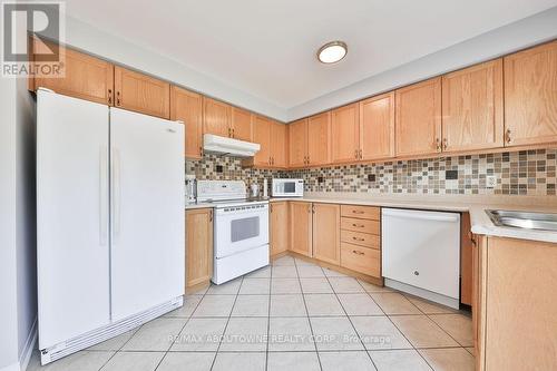 2185 Sutton Drive, Burlington, ON - Indoor Photo Showing Kitchen With Double Sink