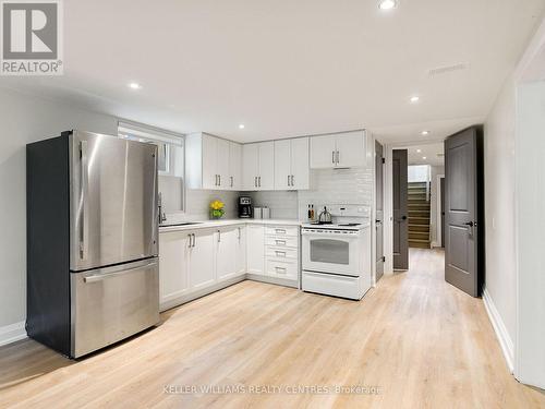 192 White Pines Drive, Burlington, ON - Indoor Photo Showing Kitchen