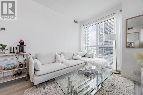 1907 - 2200 Lake Shore Boulevard W, Toronto, ON - Indoor Photo Showing Living Room